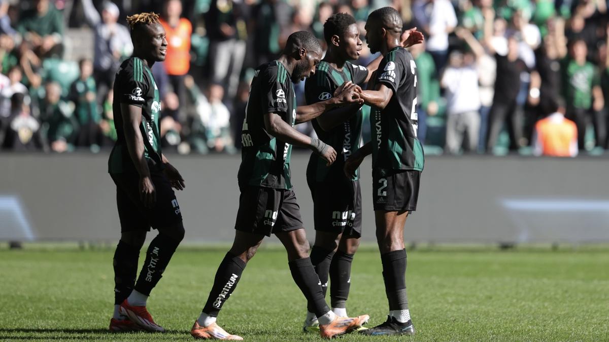 Kocaelispor 3 puan� 3 golle ald�