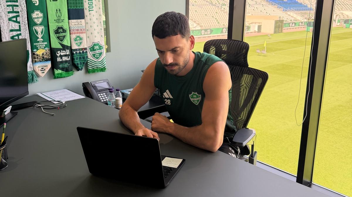 Merih Demiral 'Y�l�n Kareleri' oylamas�na kat�ld�