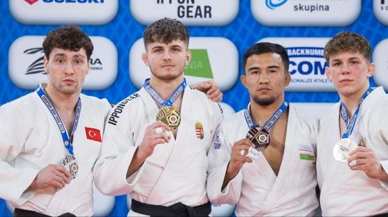 Muhammed Ali Demirel'den Slovenya'da g�m�� madalya