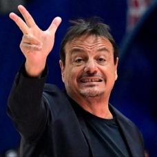 Panathinaikos evinde tarihi ma�lubiyet ald�