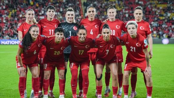 A Milli Kad�n Futbol Tak�m�'n�n aday kadrosu a��kland�