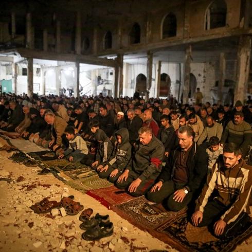 Gazzeliler camilere ak�n etti