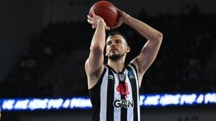 Be�ikta�l� basketbolcu Ante Zizic, ameliyat edildi