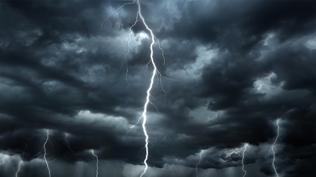 Kuvvetli ya��� ve f�rt�na kap�da