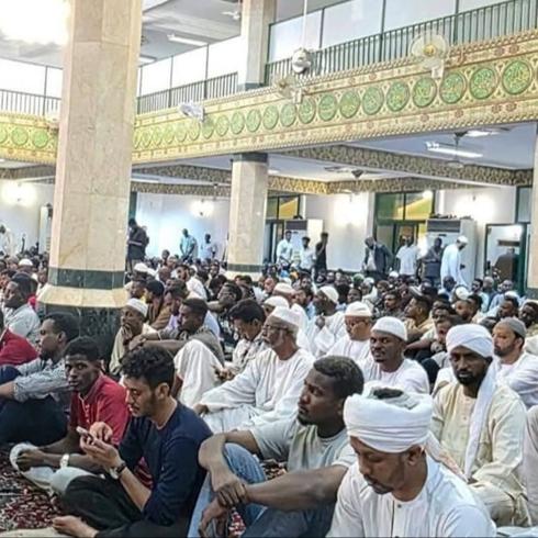 HDK'den kurtar�lan Hartum'da  2 y�l�n ard�ndan ilk teravih