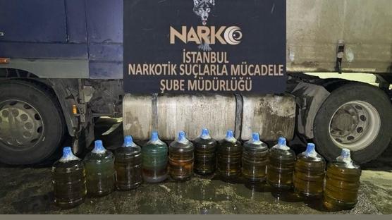 �stanbul'da zehir tacirlerine a��r darbe: Litrelerce uyu�turucu ele ge�irildi