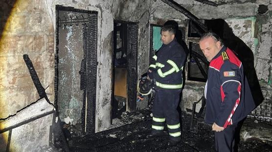 Köy evinde yangın faciası: Yaşlı kadın can verdi