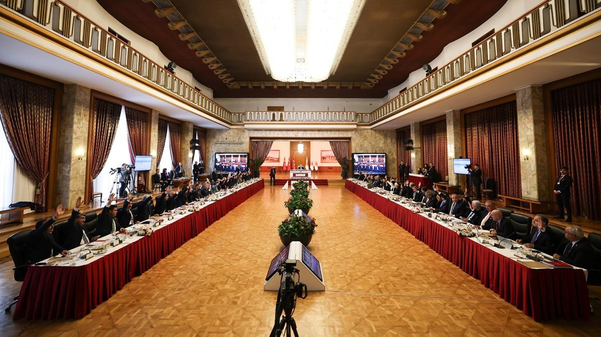 'Terörsüz Türkiye' hedefinde yeni yol haritası... 47 oyla kabul edilen raporda yer alan öneriler