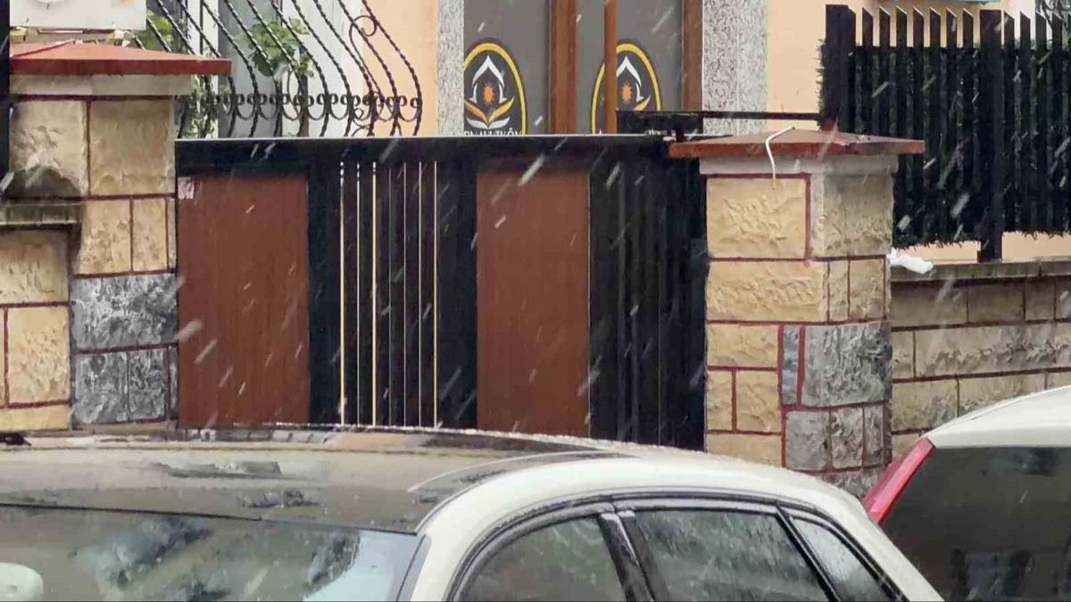 Vatandaşlar hazırlıksız yakalandı! İstanbul'da kar yağışı başladı