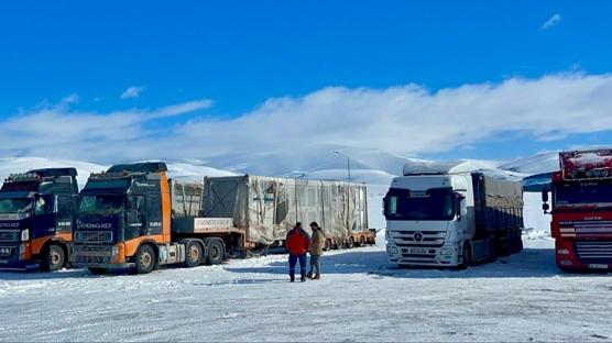 Ardahan'da t�r ge�i�i durduruldu