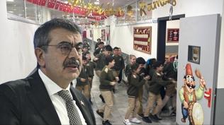 Bakan Tekin'den Ramazan etkinliklerine tepkiye cevap: �ocuklar�m�z heyecanla sevin�le kar��lad�