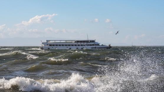 �anakkale'de f�rt�na etkili oluyor! T�m seferler iptal edildi