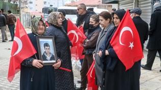 DEM Parti �n�nde evlat n�beti: Beni g�r�yorsan gel devlete teslim ol