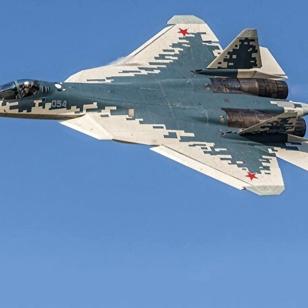 Su-57'ler resmen havaliman�na geldi