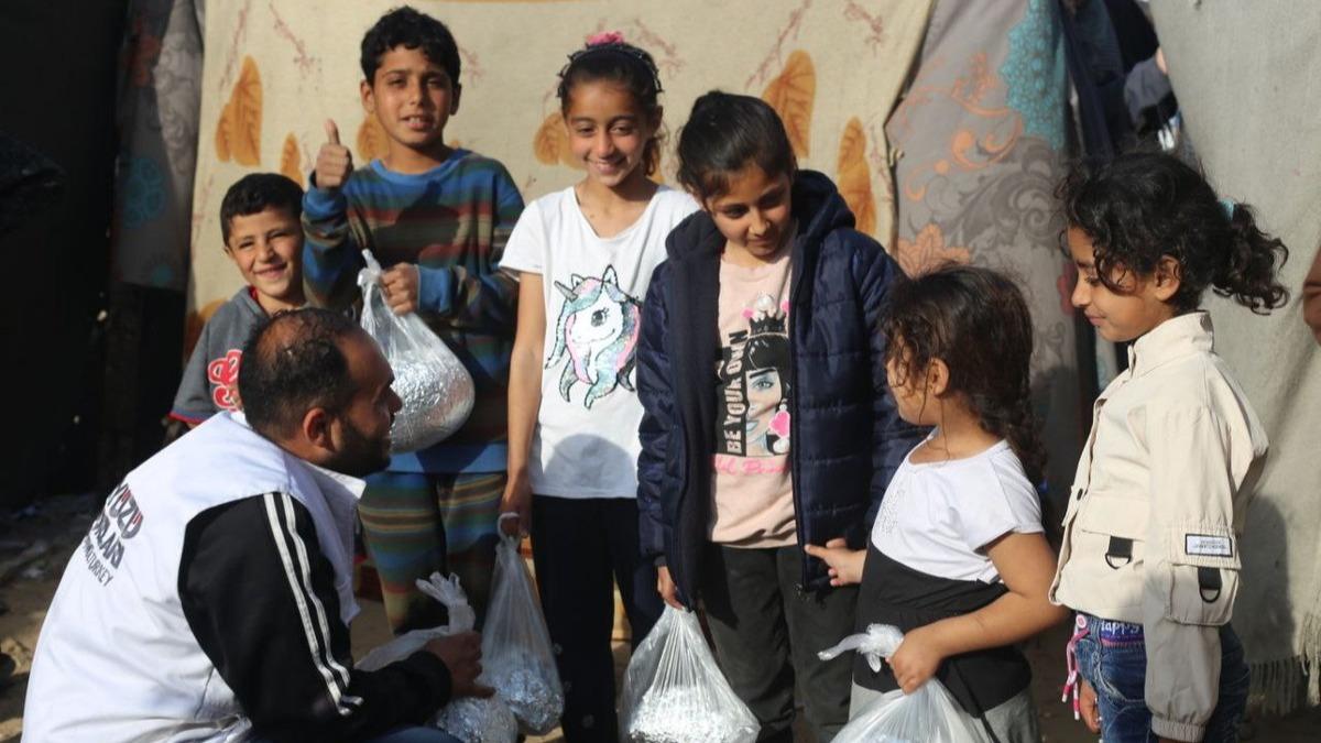 Yery�z� Doktorlar� a�l�kla m�cadele i�in kampanya ba�latt�