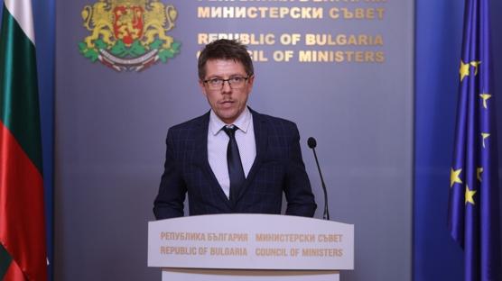 Bulgaristan'da istifa depremi! 24 saat sonra g�revi b�rakt�