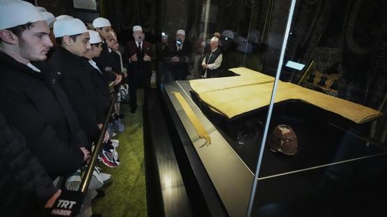 H�rka-i �erif �stanbul'da ziyarete a��ld�