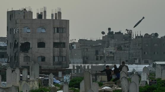 Katil İsrail'den Gazze'ye saldırı: Çadırdaki Filistinlileri hedef aldılar