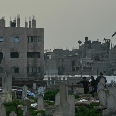 Katil İsrail'den Gazze'ye saldırı: Çadırdaki Filistinlileri hedef aldılar