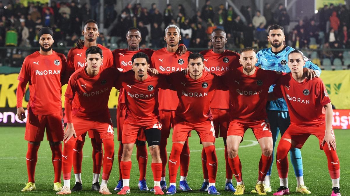 Manisa FK, Bodrum deplasman�nda 3 puan pe�inde