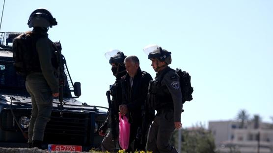 Soyk�r�mc�, ramazan�n ilk g�n� Mescid-i Aksa'ya gelecek Filistinlilere yine k�s�tlama getirdi