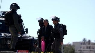 Soykırımcı, ramazanın ilk günü Mescid-i Aksa'ya gelecek Filistinlilere yine kısıtlama getirdi