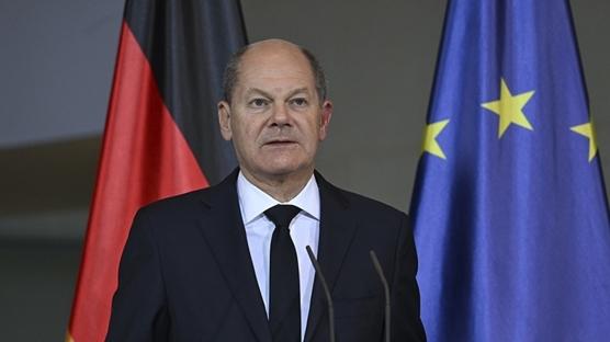 Epstein skandal� Almanya'ya uzand�: Scholz'un eski sekreteri de listede