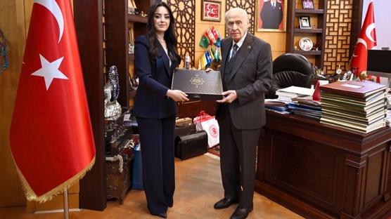 'Eserlerle Devlet Bah�eli' kitab� yay�mland�