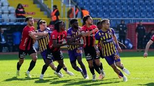 Ey�pspor, son dakikada 3 puana uzand�