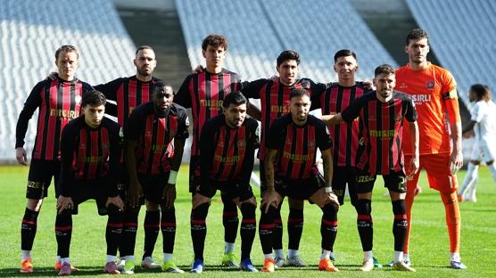 Fatih Karag�mr�k, Samsunspor kar��s�nda ��k�� ar�yor