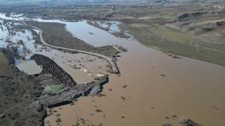 Kızılırmak taştı, Gemerek sular altında: Tarım arazileri göle döndü