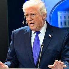 Trump'tan t�m �lkelere y�zde 10'luk vergi ad�m�