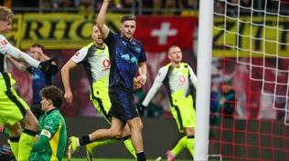 Dortmund uzatmada puanı kurtardı