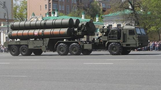 S-400 f�zeleri havaliman�na geldi