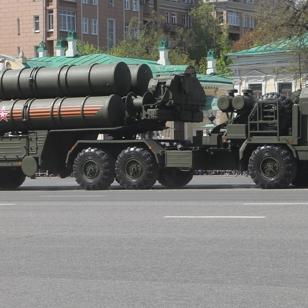 S-400 f�zeleri havaliman�na geldi