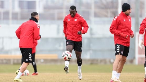 Sivasspor, Sakaryaspor ma��na haz�r