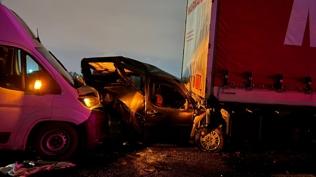 Anadolu Otoyolu'nda zincirleme kaza: 10 ara� birbirine girdi