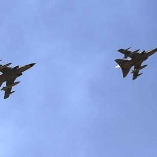 24 adet F-15 gidiyor, Rafale sava� u�a�� geliyor