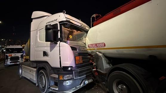 Kocaeli'de zincirleme kaza... Freni bo�alan tanker di�er tankerlere �arpt�