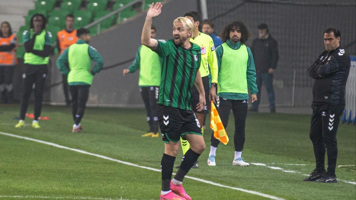 Ma�� tamamlayamad�! Caner Erkin bu sezonki 4. k�rm�z� kart�n� g�rd�