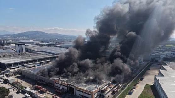 Manisa'da �ekerleme fabrikas�nda yang�n: Ekipler m�dahale ediyor