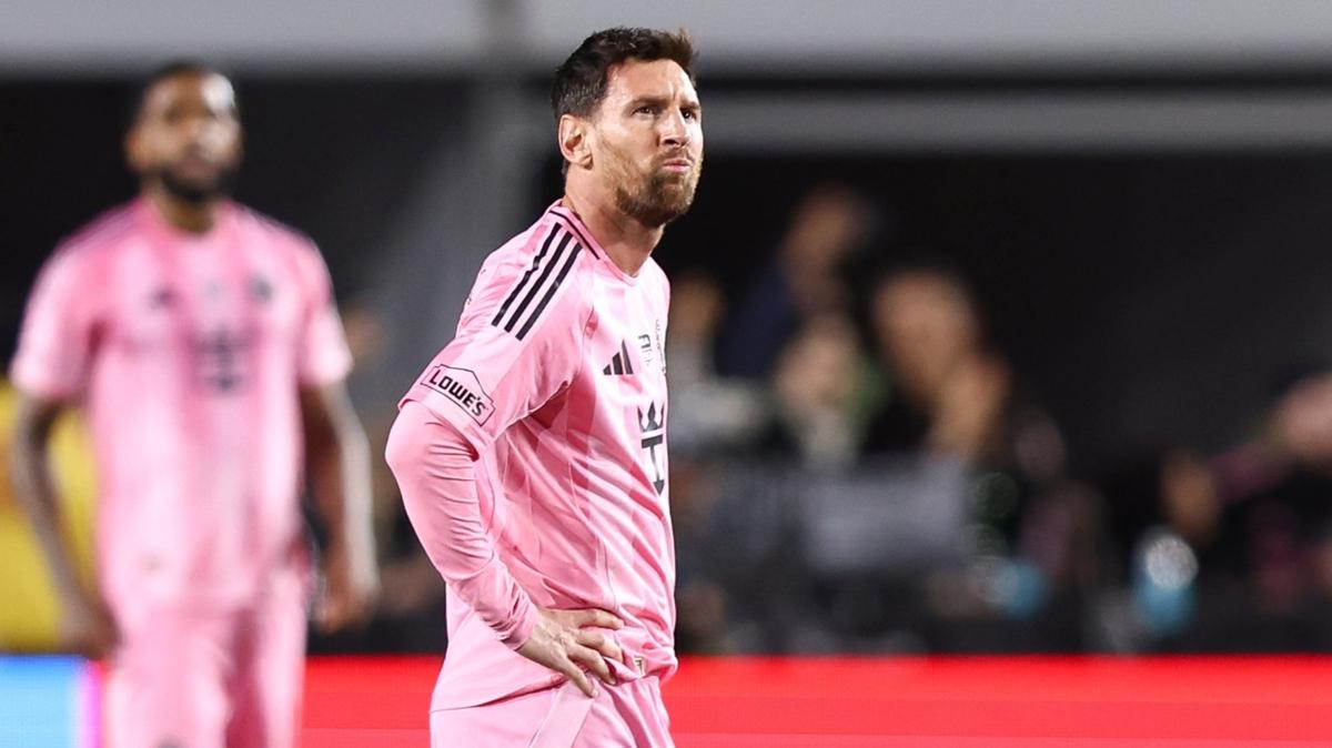 Sezonun ilk ma��n�n ard�ndan ortal�k kar��t�! Messi i�in a��klama geldi