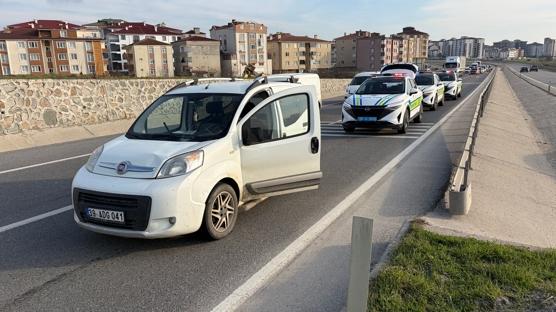 Tekirda�'da yolun kar��s�na ge�mek isteyen kad�na araba �arpt�