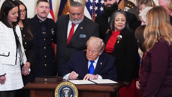 Trump'tan g��men kar��tl��� ad�m�... Sald�r� kurbanlar�n�n aileleriyle bir araya geldi