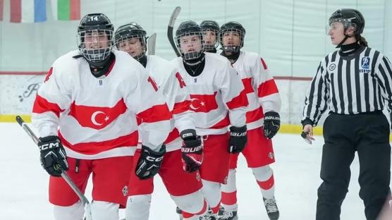 Kad�n Buz Hokeyi Milli Tak�m�'ndan kritik galibiyet