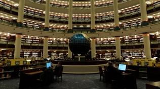 Millet K�t�phanesi'nde ziyaret�ilere sahur ikramlar� da��t�l�yor