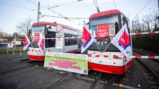 Toplu ta��ma fel� olacak: Almanya'da grev karar�