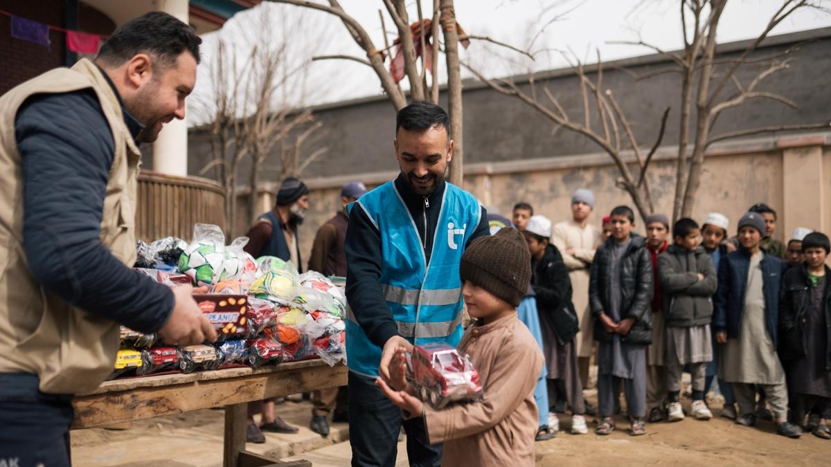 Yetim Vakf� Ramazan'da 30 �lkede 543 bin ki�iye ula�acak