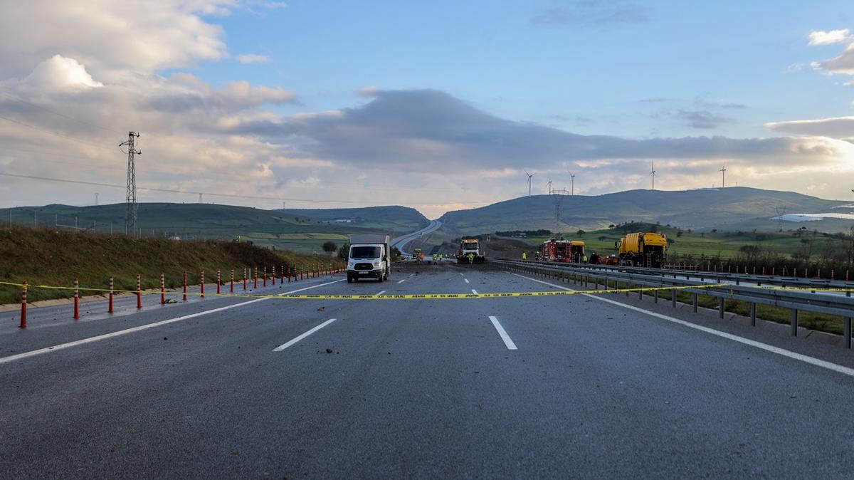 Bal�kesir'de F-16 kazas�: �zmir-�stanbul otoyolu a��ld�