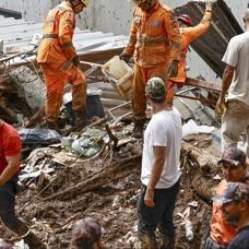 Brezilya'da sel felaketi! �l� say�s� 40'a y�kseldi